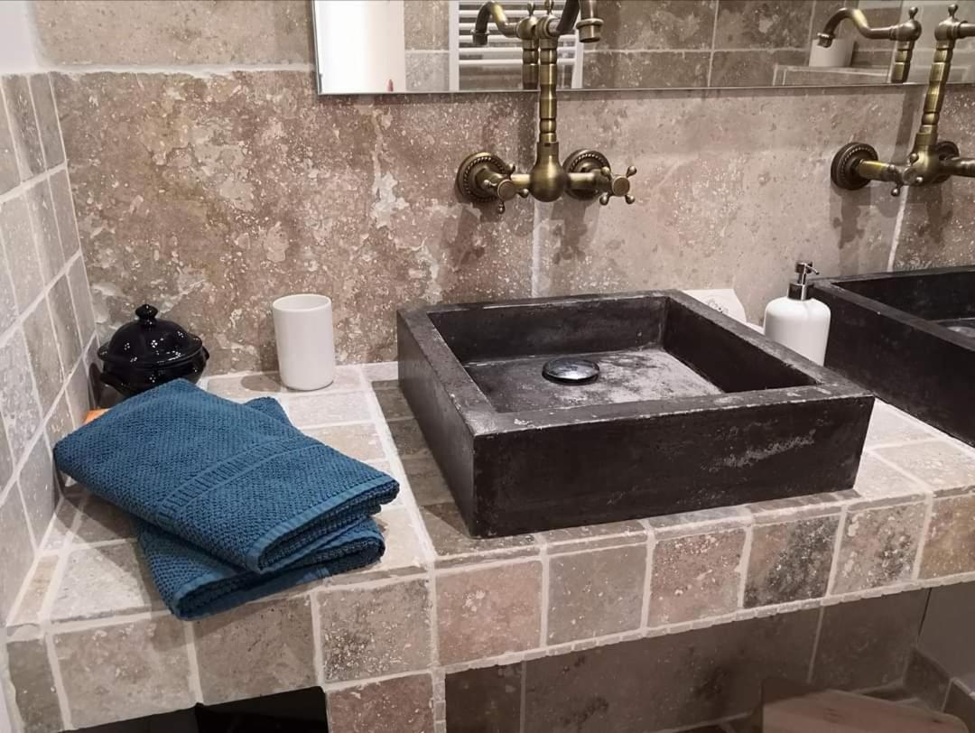 Le 9 De Cour, Chambre Chaco Каркасон Екстериор снимка